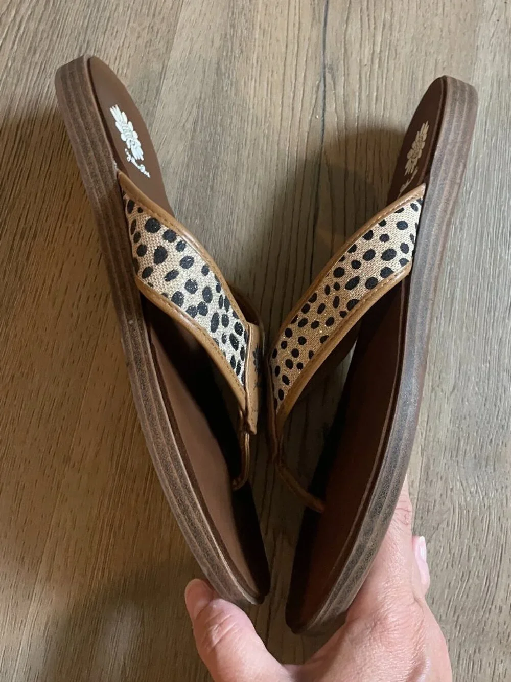Yellow Box Women's Animal Print Leopard Flop Flops Thong Sandals 9.5 - Picture 8 of 10